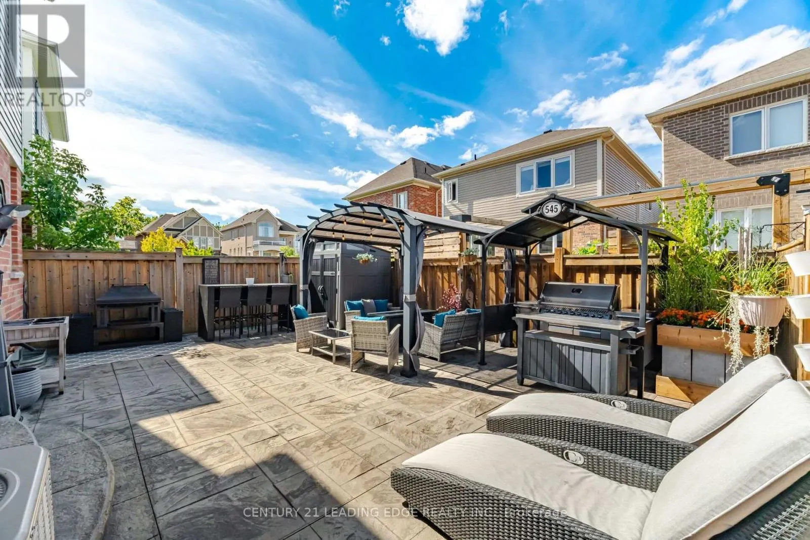 545 GIBSON CRESCENT