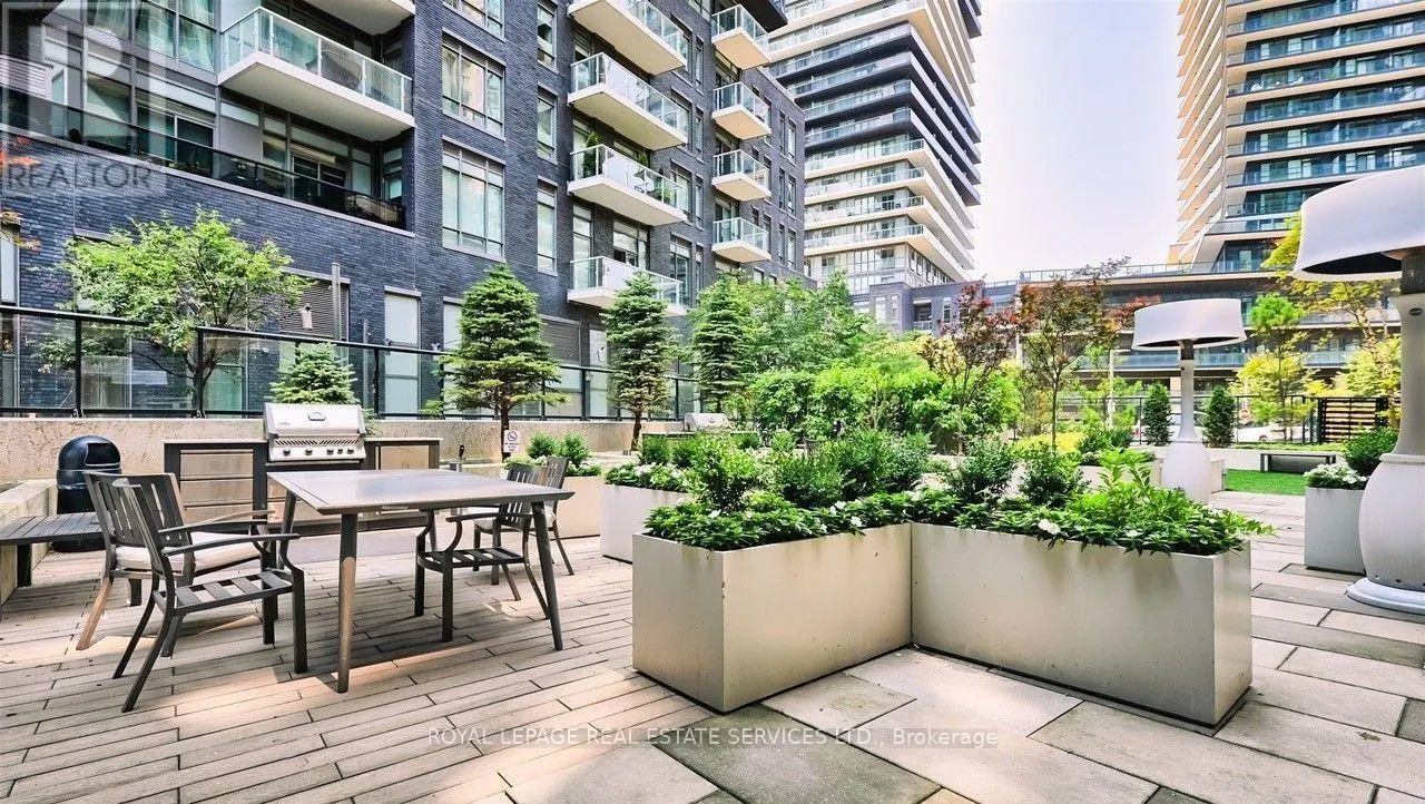 1702 - 39 ANNIE CRAIG DRIVE