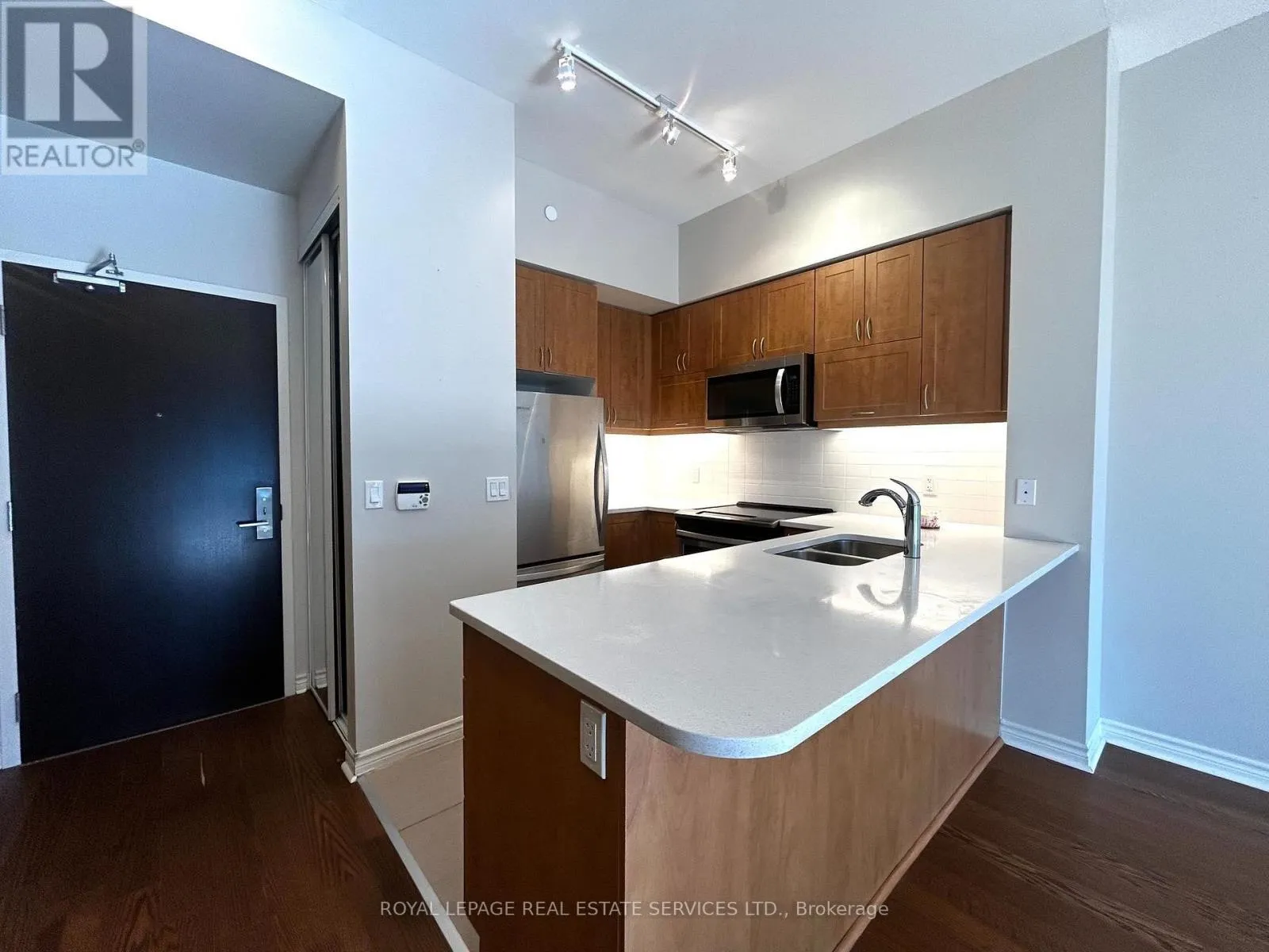 1702 - 39 ANNIE CRAIG DRIVE
