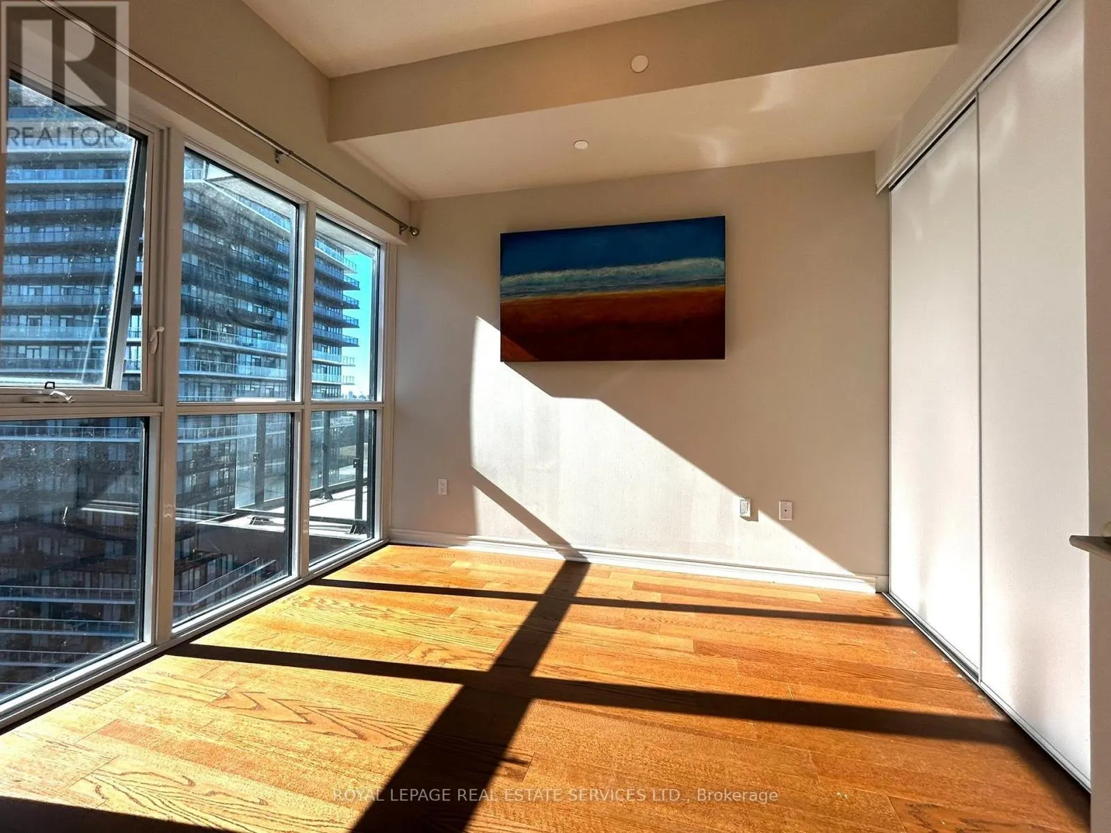 1702 - 39 ANNIE CRAIG DRIVE