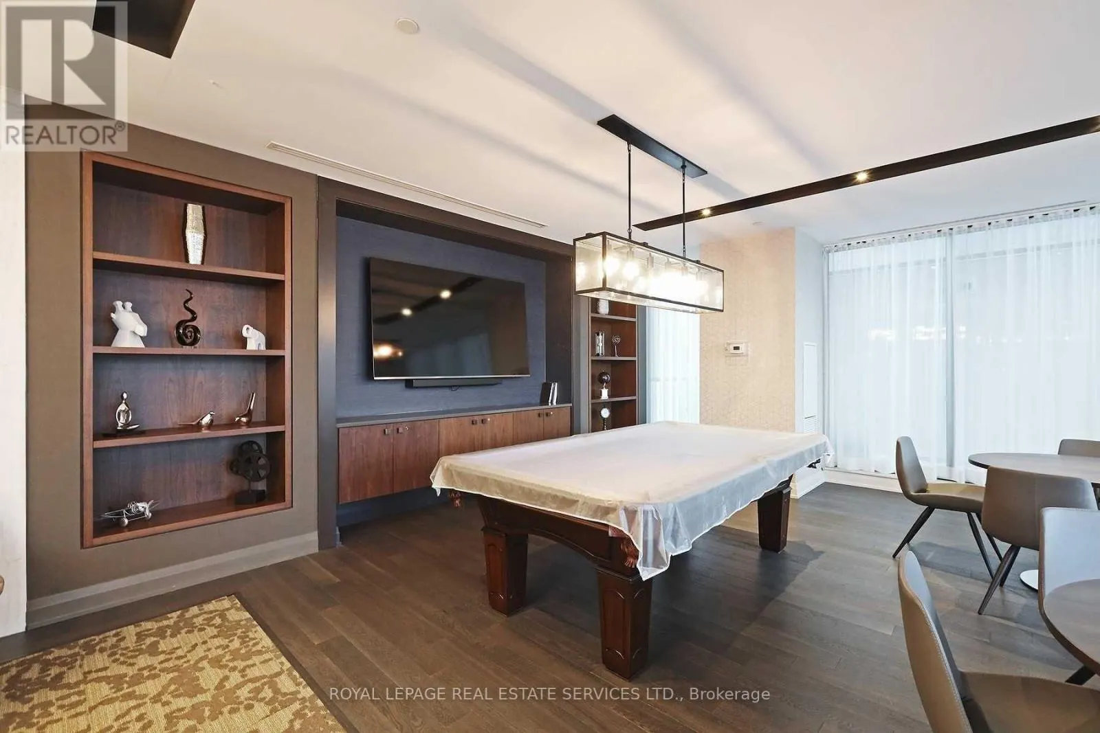 1702 - 39 ANNIE CRAIG DRIVE