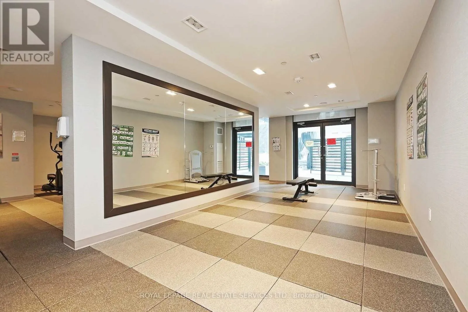 1702 - 39 ANNIE CRAIG DRIVE