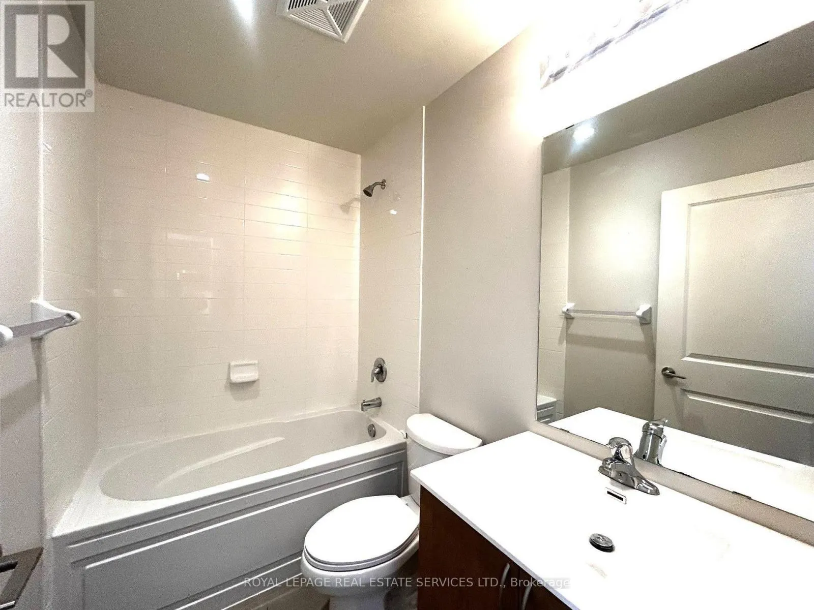 1702 - 39 ANNIE CRAIG DRIVE