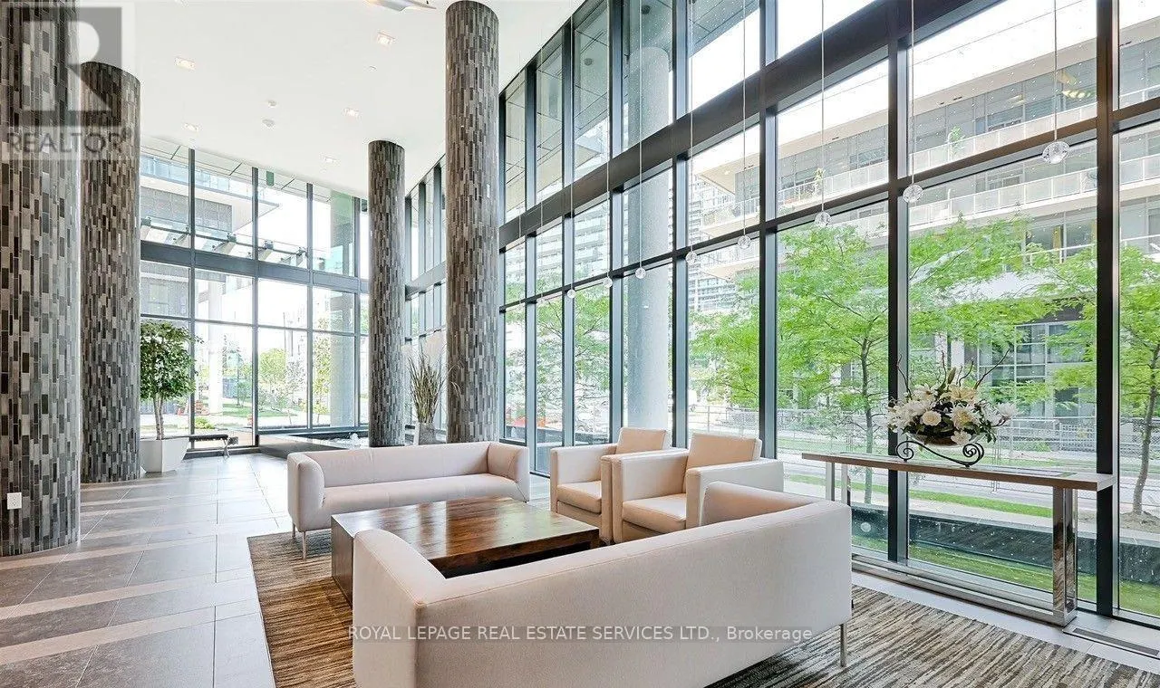 1702 - 39 ANNIE CRAIG DRIVE