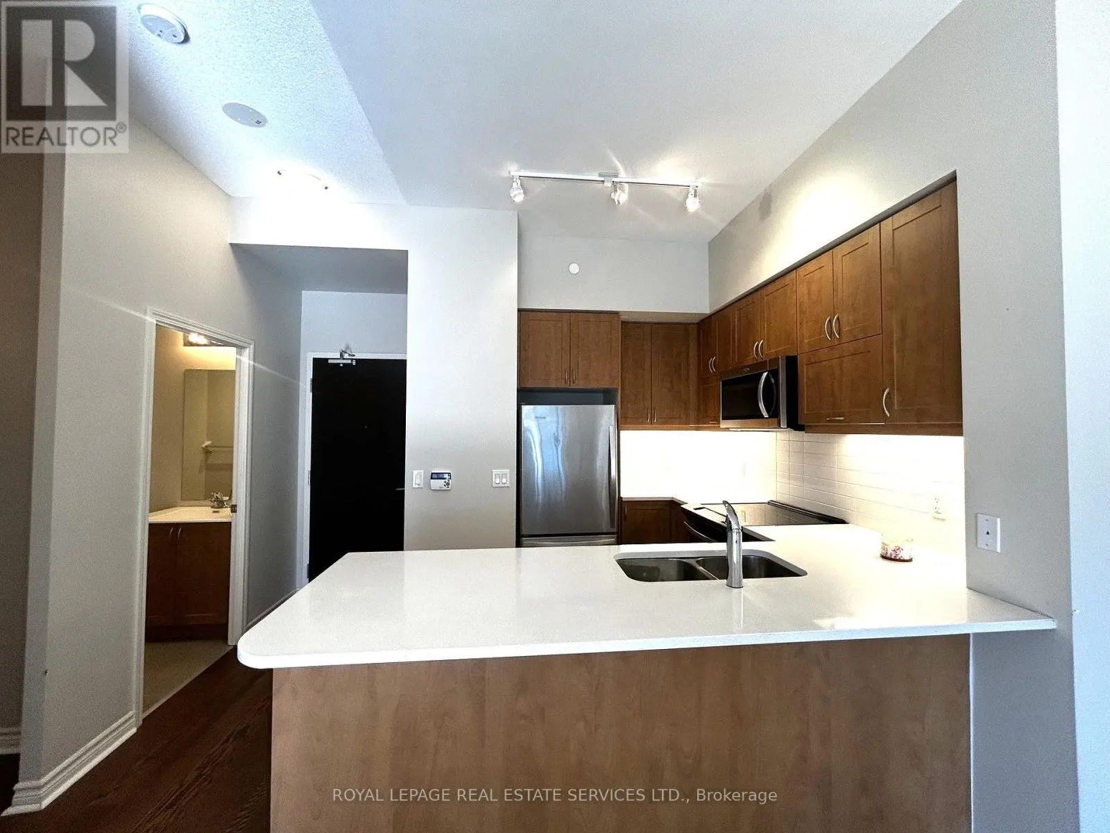 1702 - 39 ANNIE CRAIG DRIVE