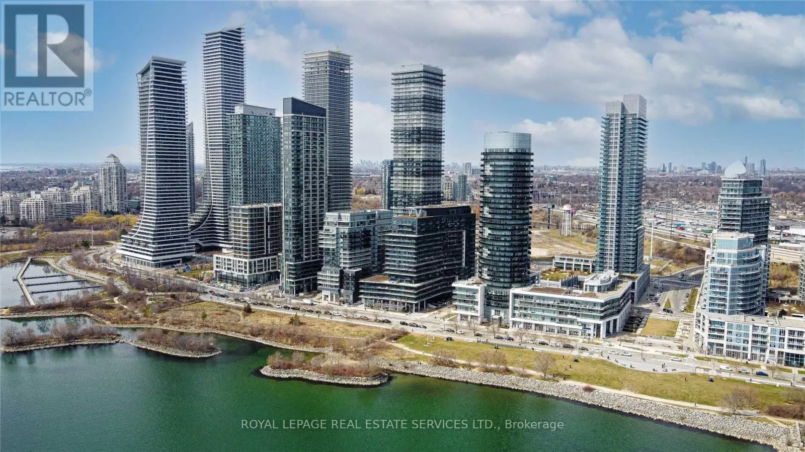 1702 - 39 ANNIE CRAIG DRIVE