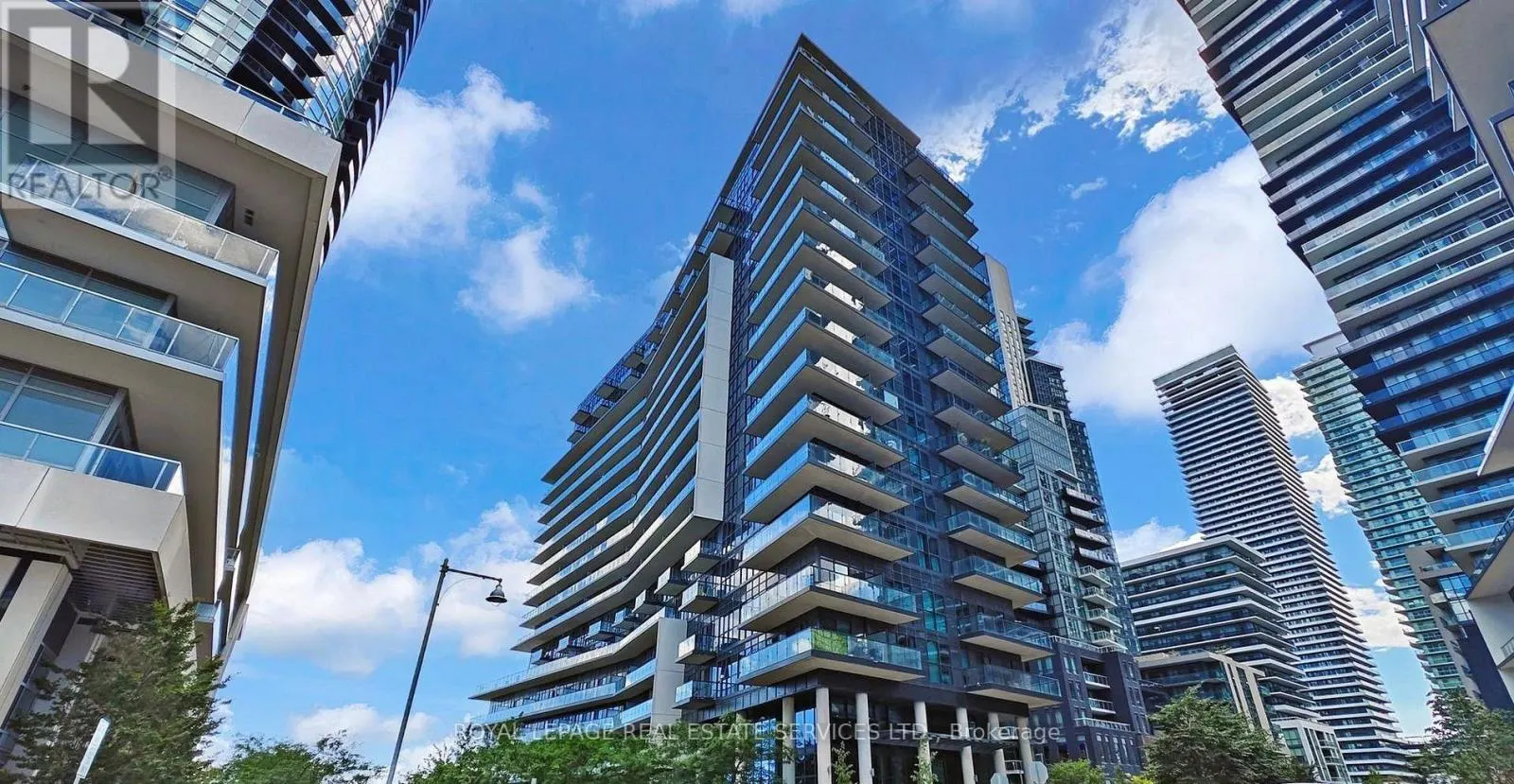 1702 - 39 ANNIE CRAIG DRIVE