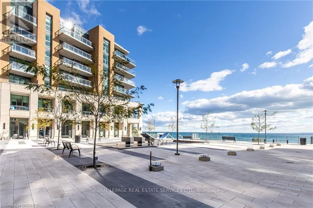 1704 - 2060 LAKESHORE ROAD