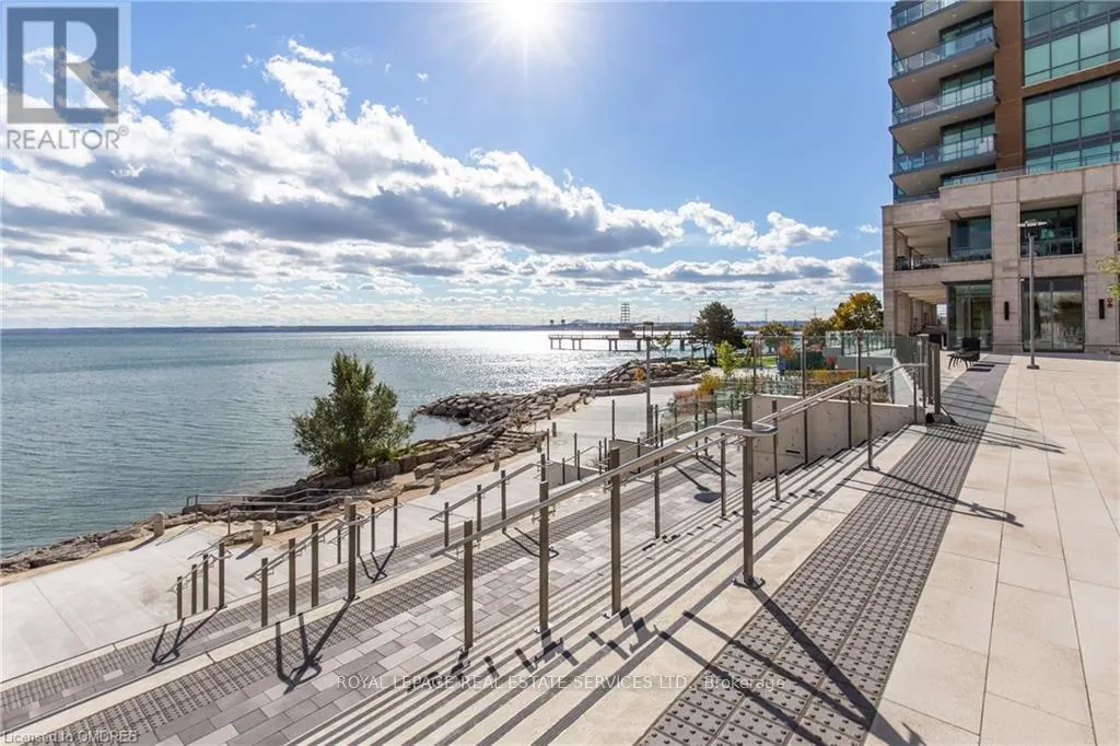 1704 - 2060 LAKESHORE ROAD
