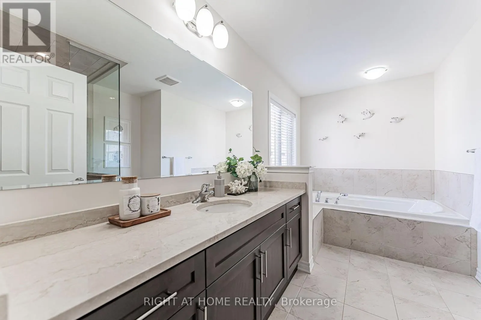 1249 LEGER WAY