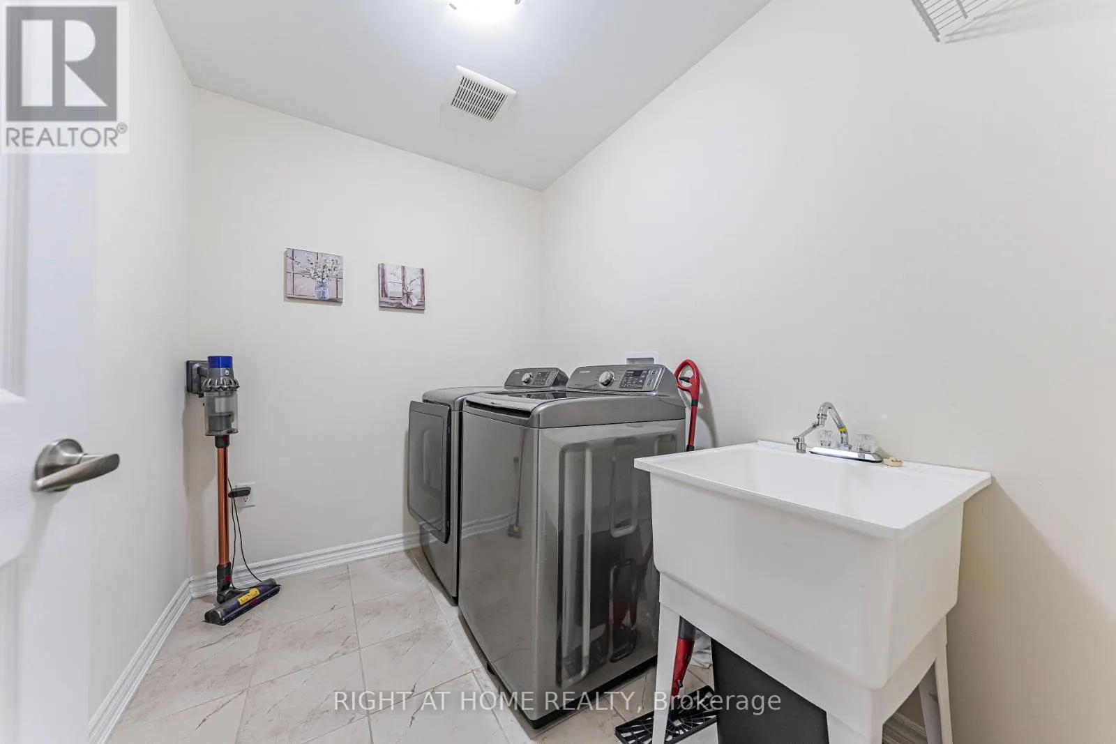 1249 LEGER WAY