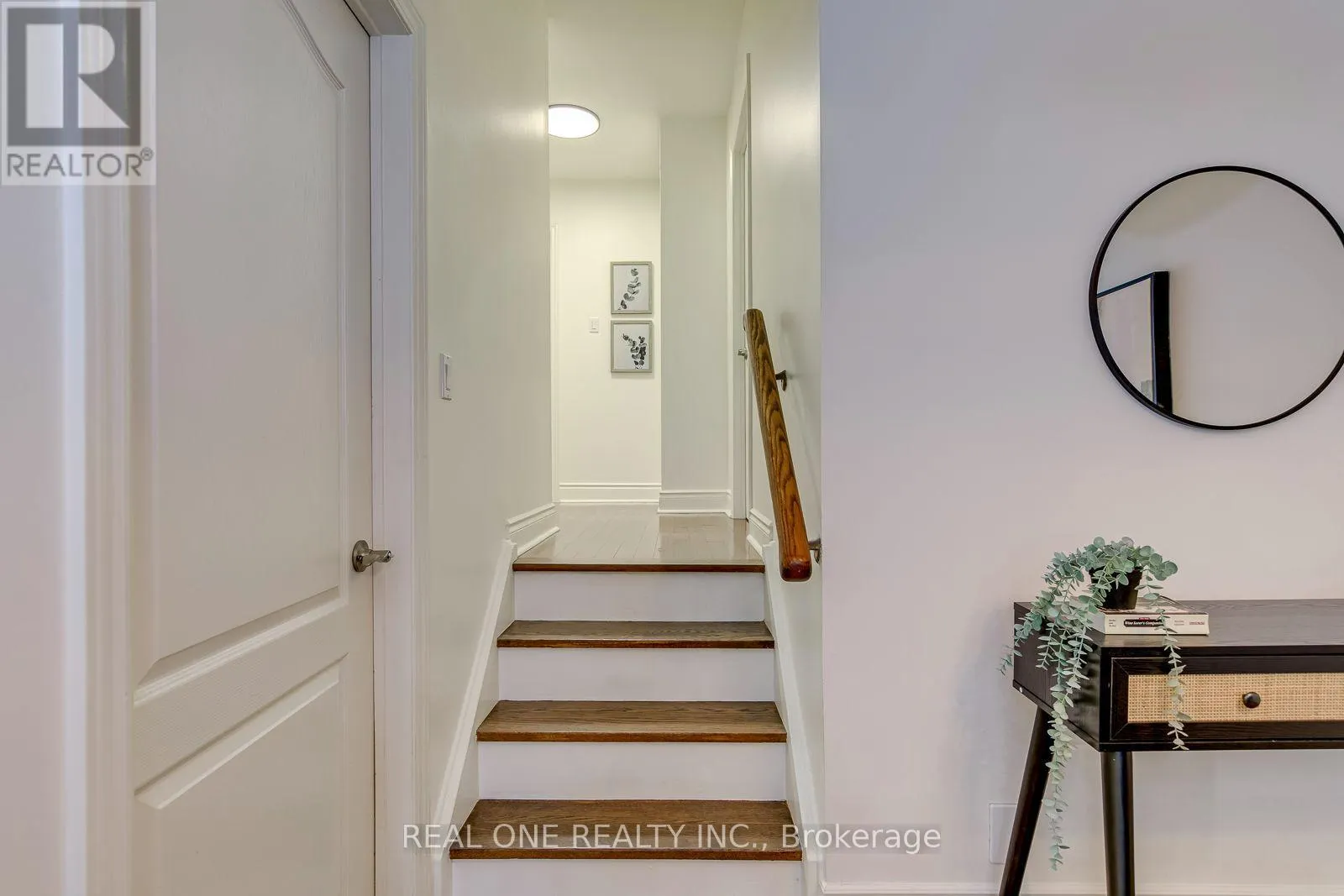 28 OSBORNE CRESCENT