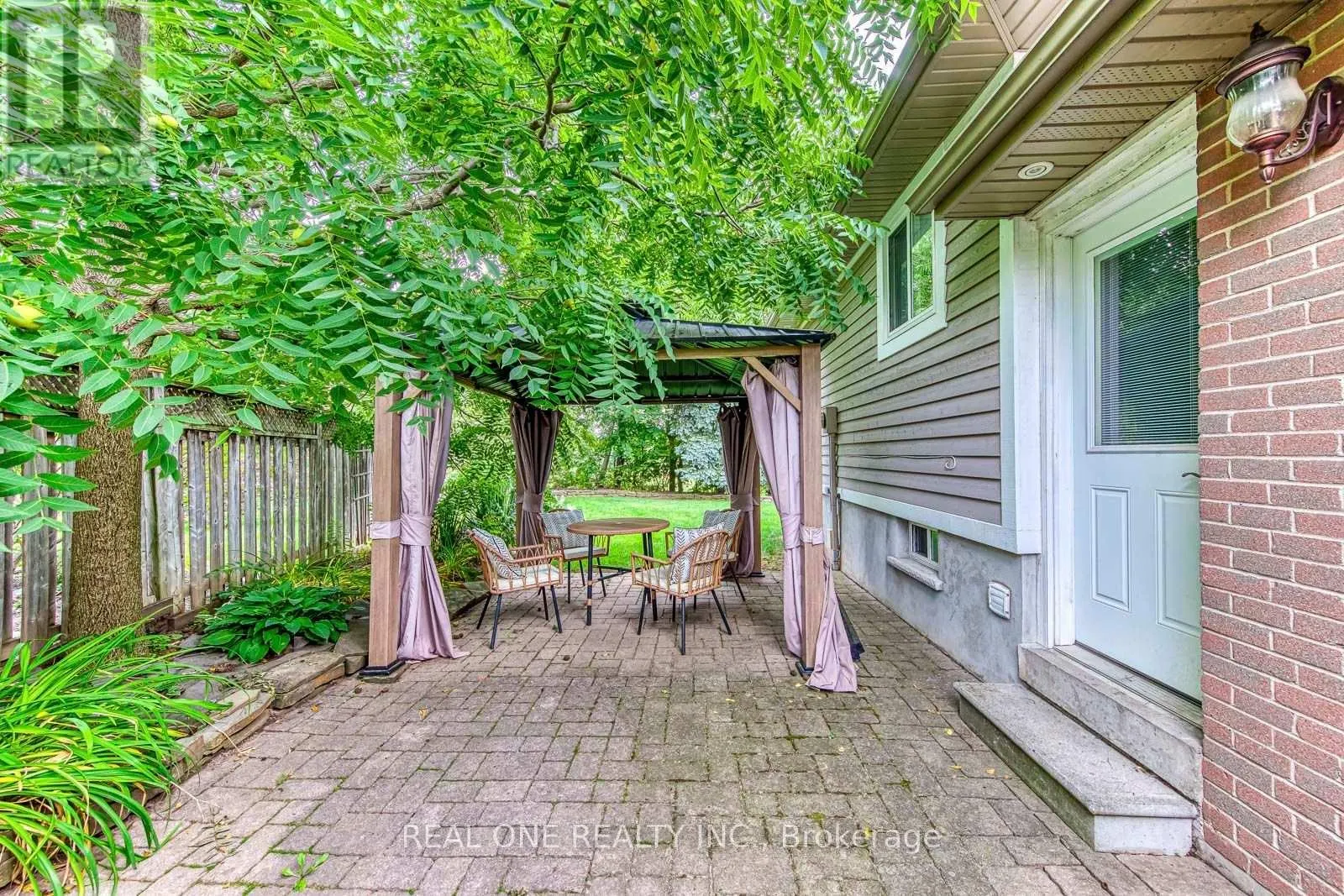 28 OSBORNE CRESCENT