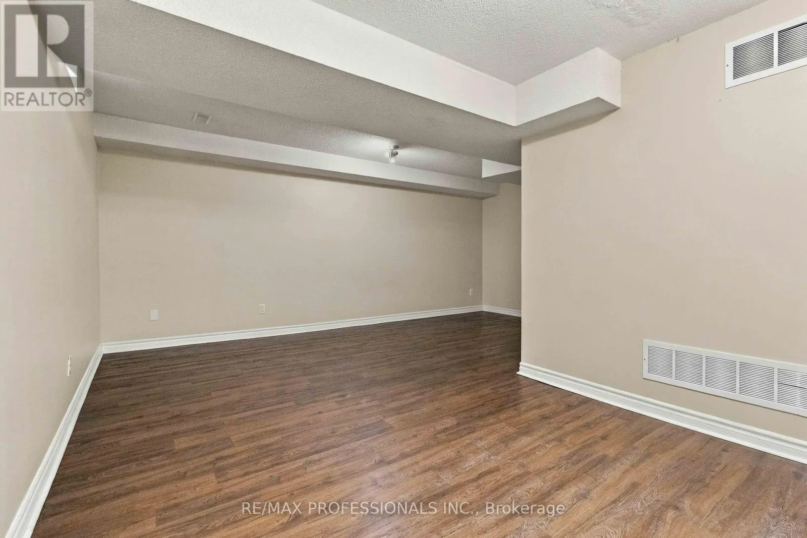 34 JOLLEY COURT