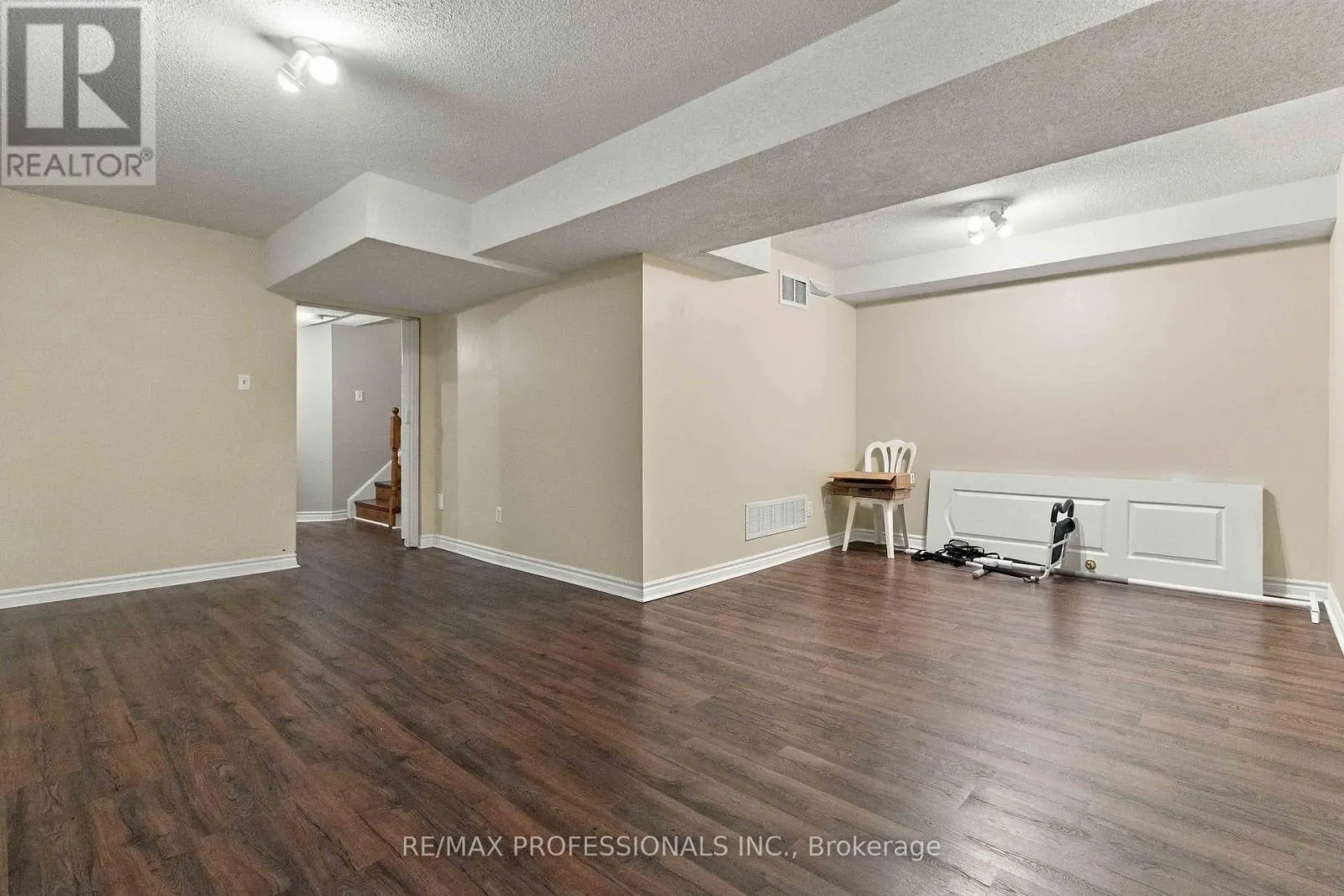 34 JOLLEY COURT