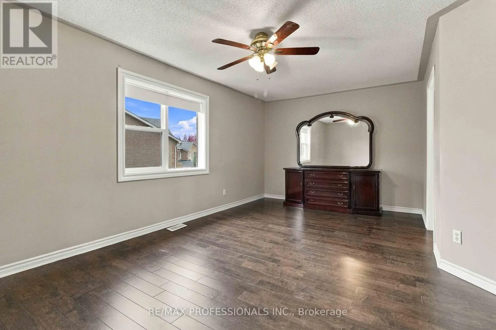 34 JOLLEY COURT