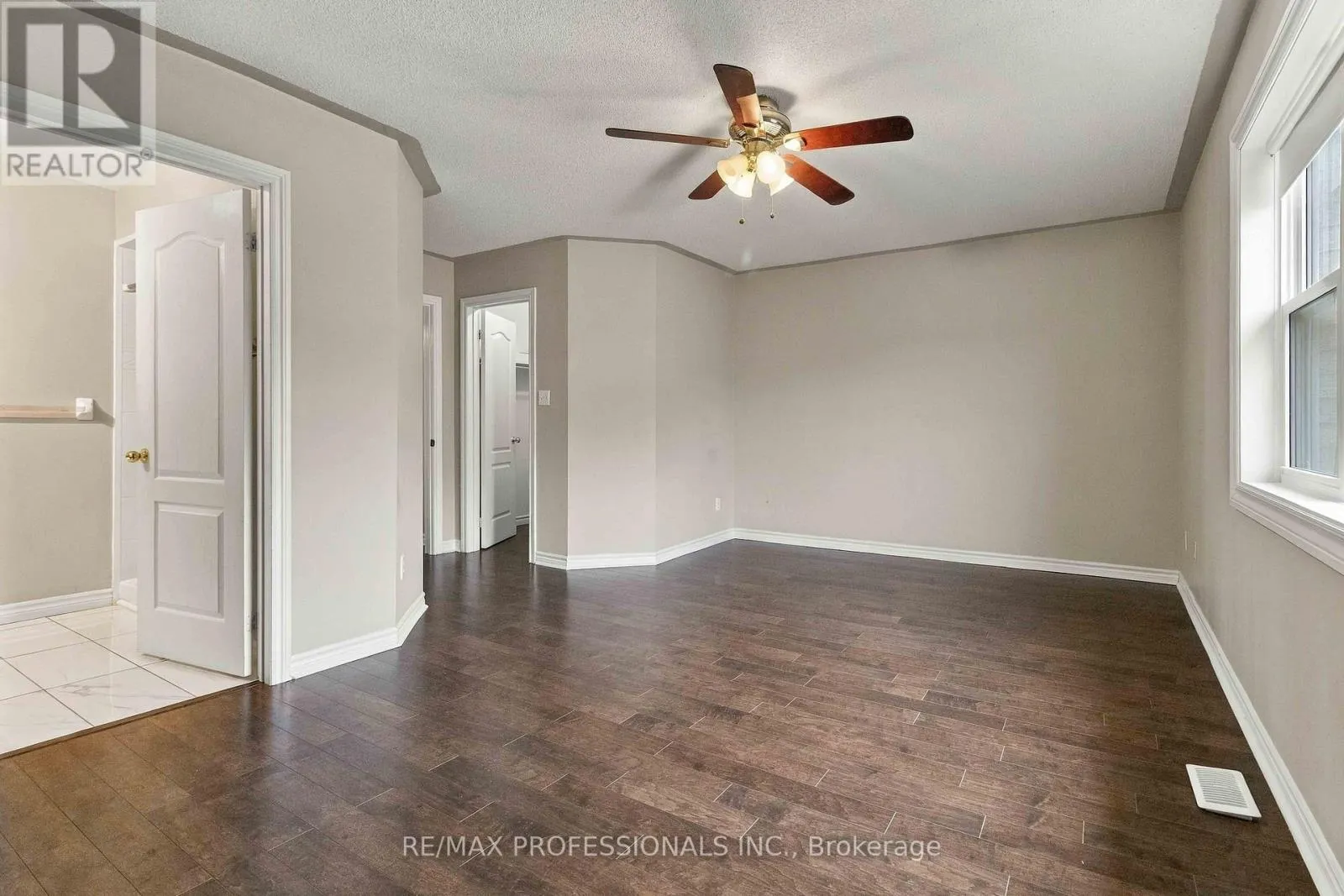 34 JOLLEY COURT