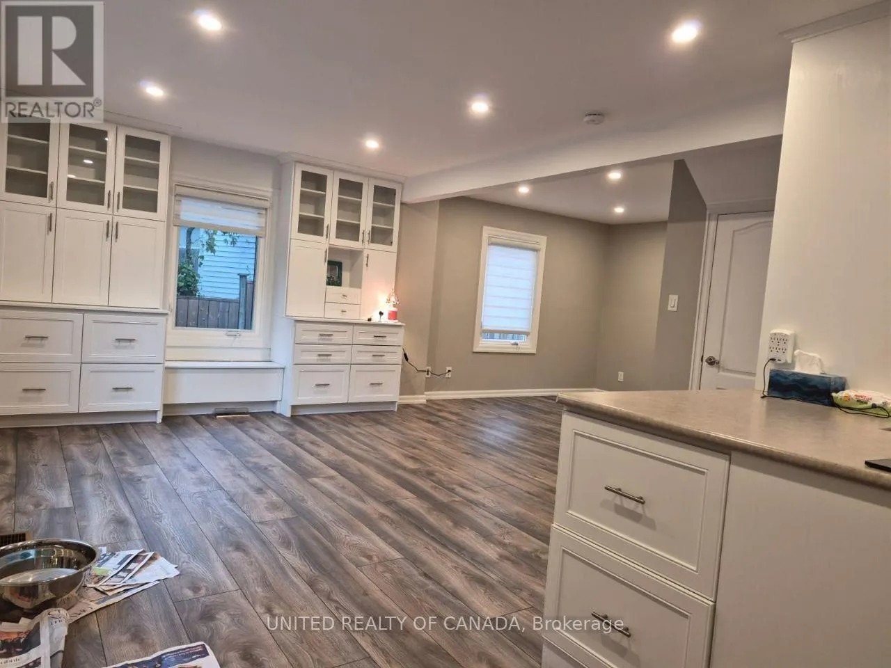 790 THE QUEENSWAY