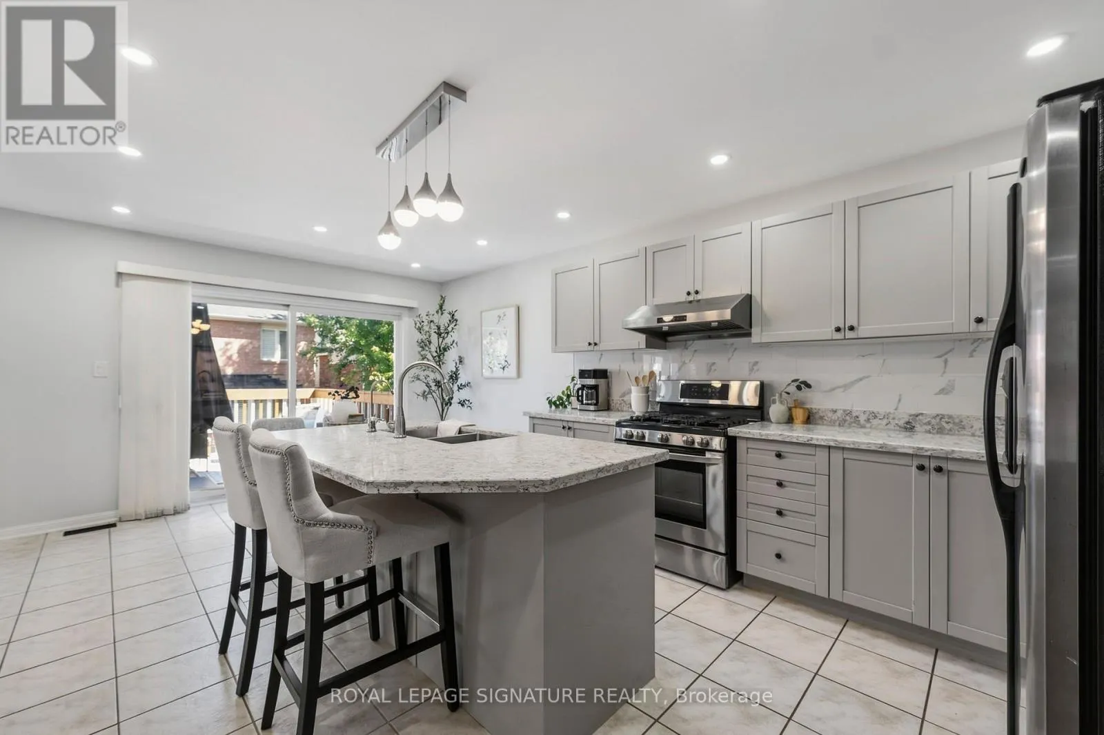 3195 MUNSON CRESCENT