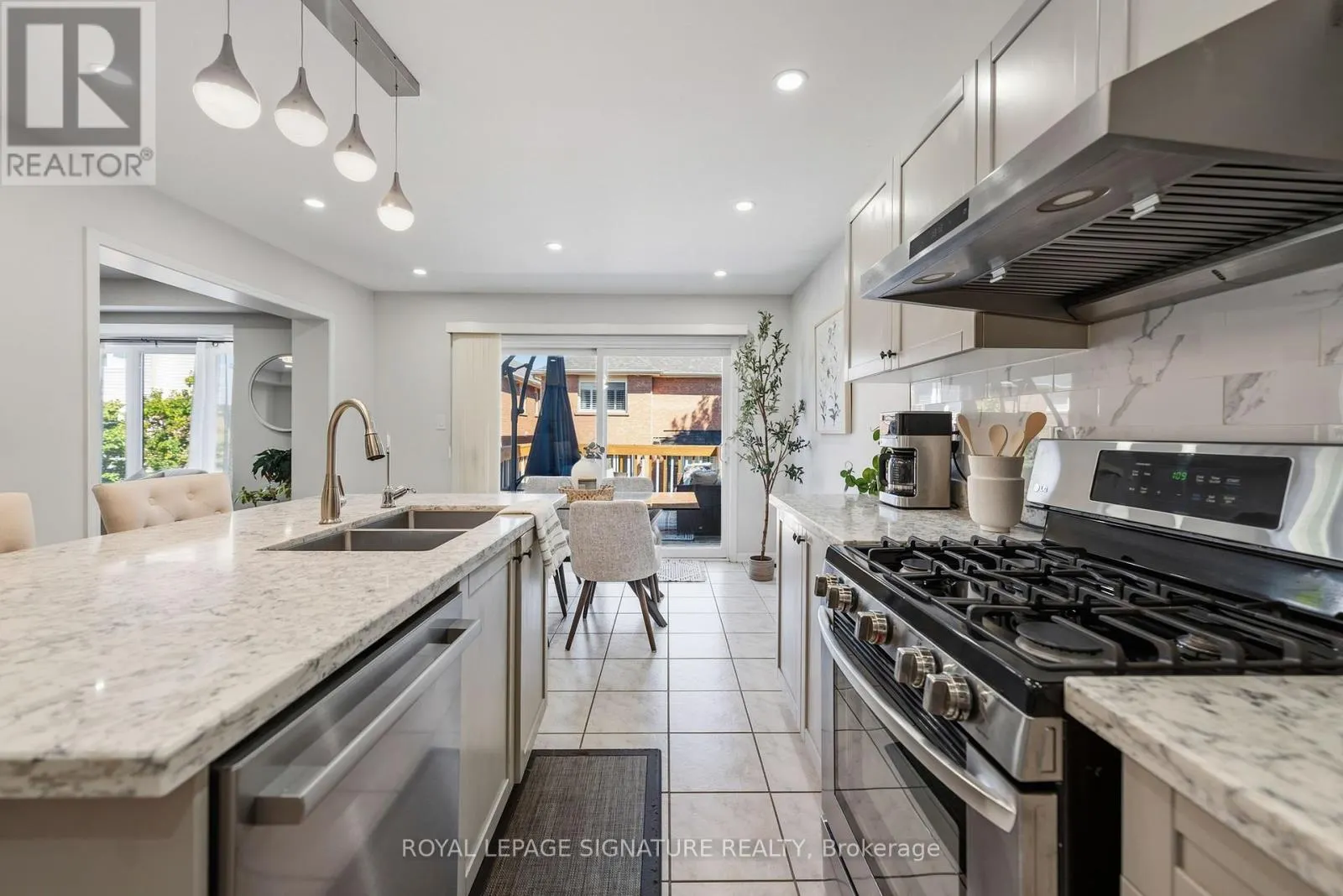 3195 MUNSON CRESCENT