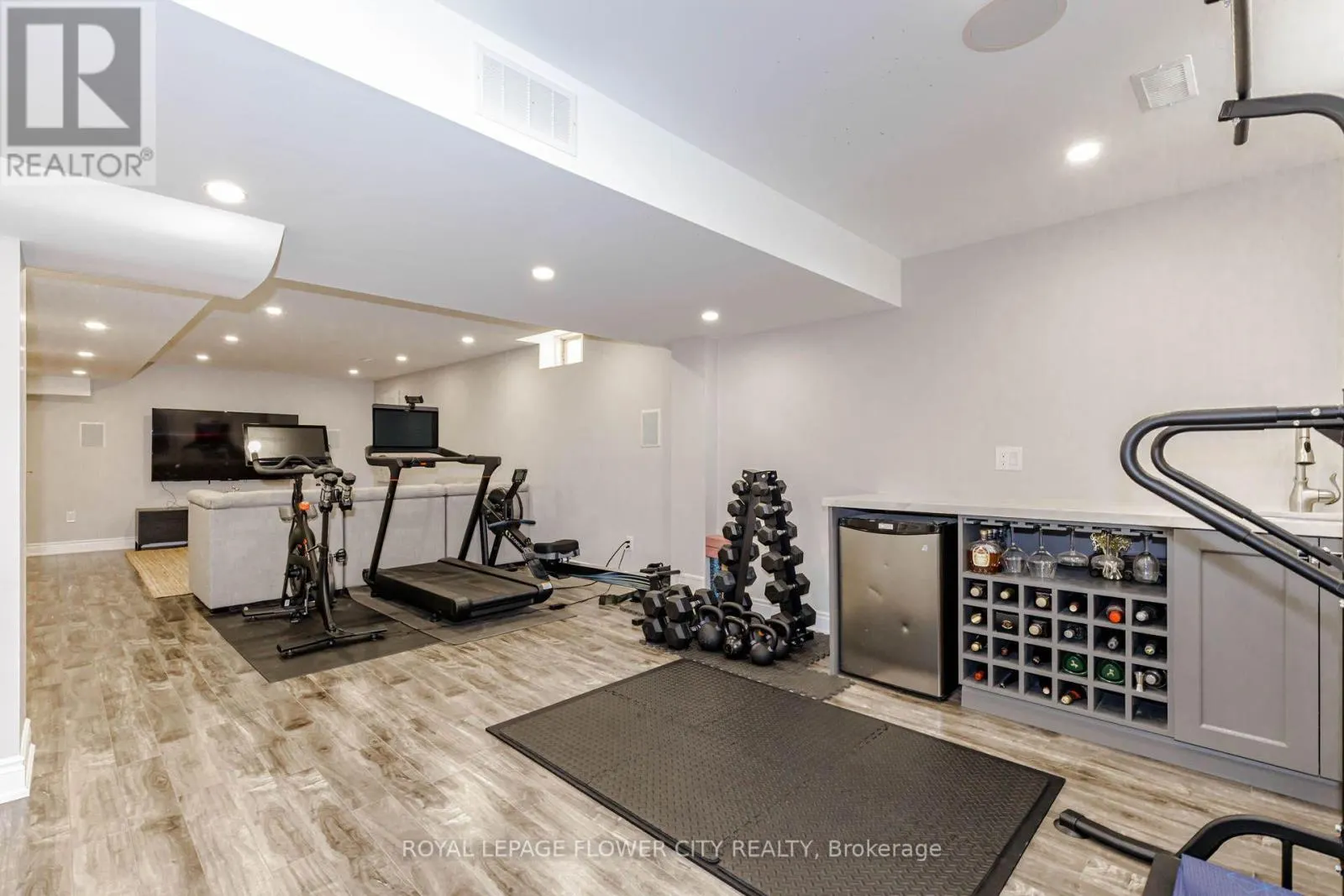 1058 AGRAM DRIVE
