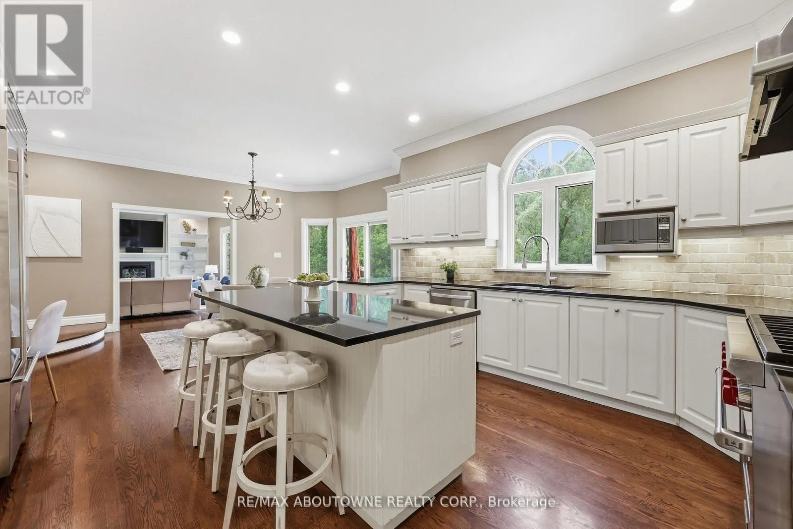 437 CAIRNCROFT ROAD