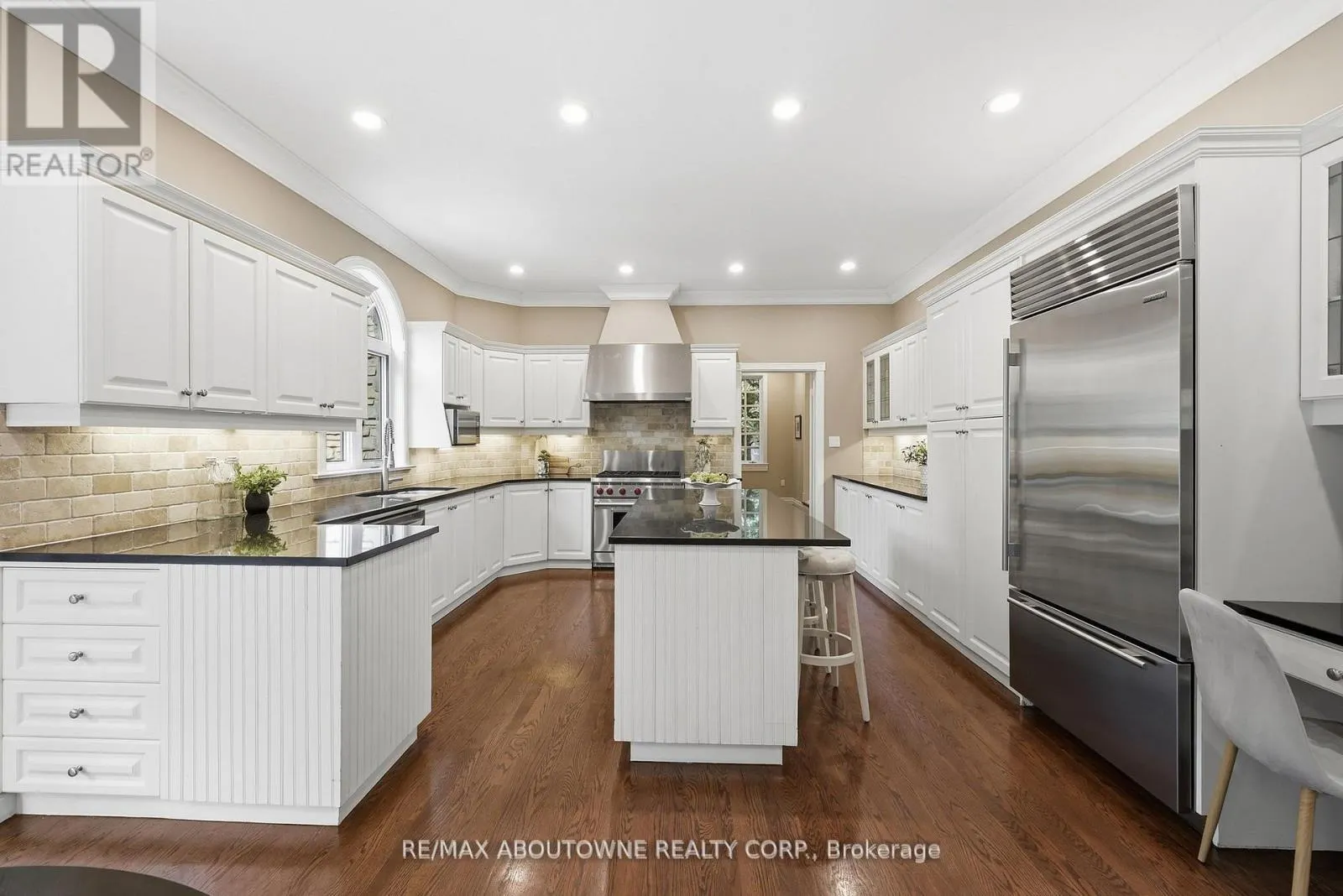 437 CAIRNCROFT ROAD