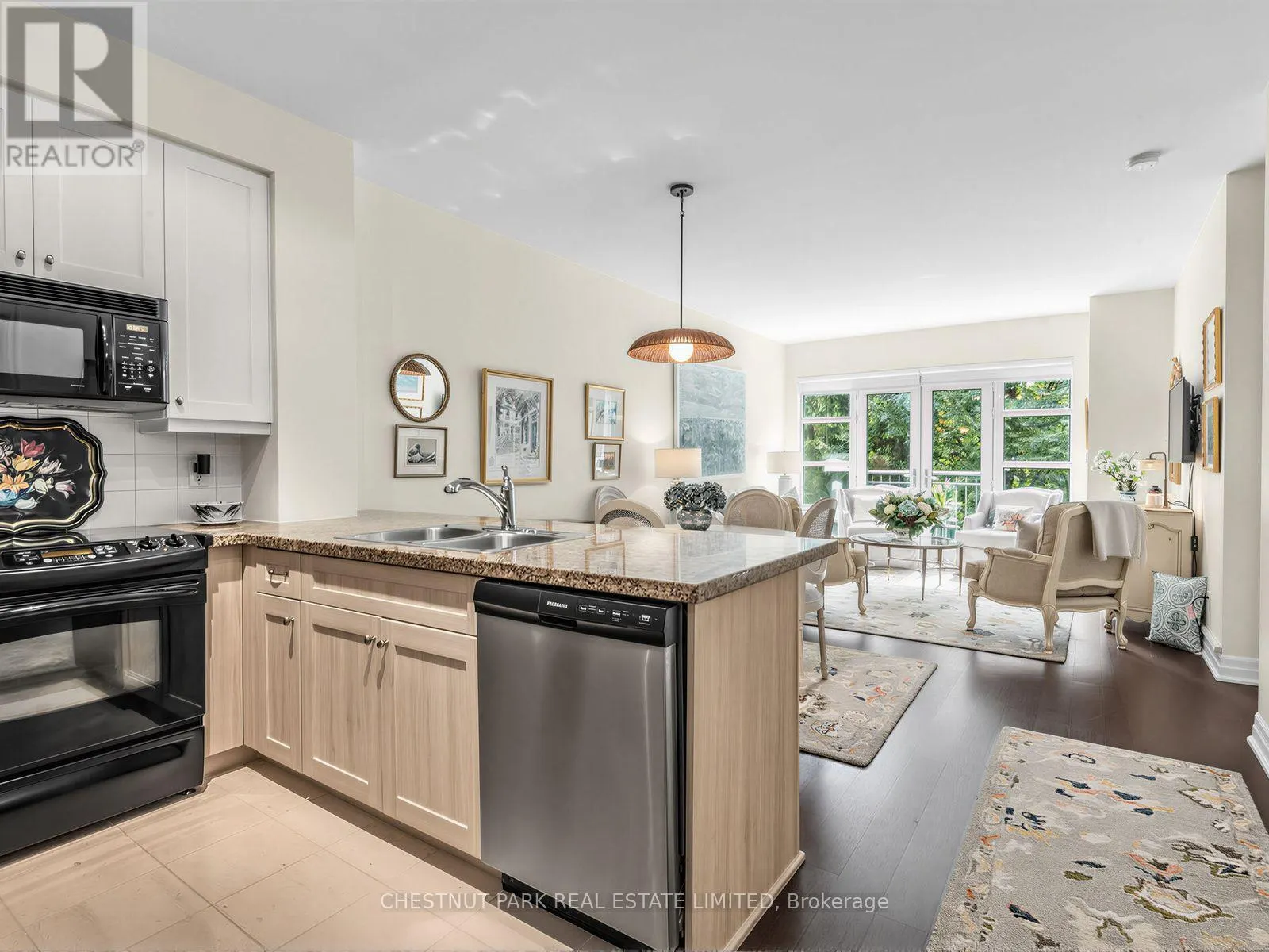 311 - 2855 BLOOR STREET W