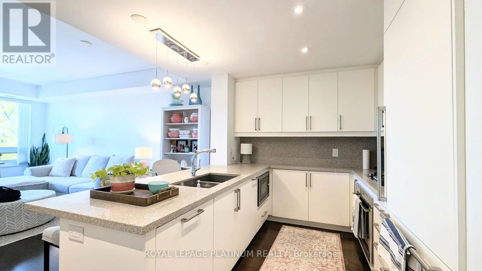 520 - 3500 LAKESHORE ROAD W