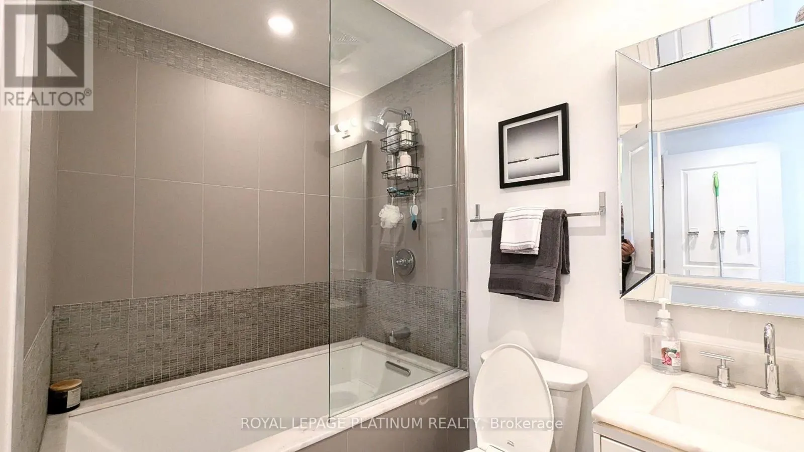 520 - 3500 LAKESHORE ROAD W