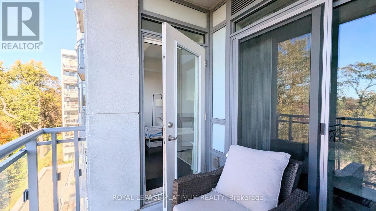 520 - 3500 LAKESHORE ROAD W