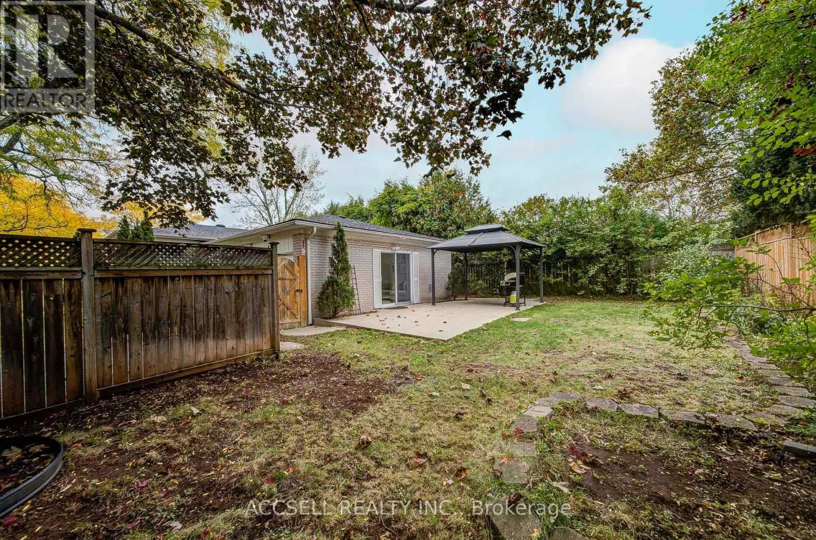 440 SUNSET DRIVE