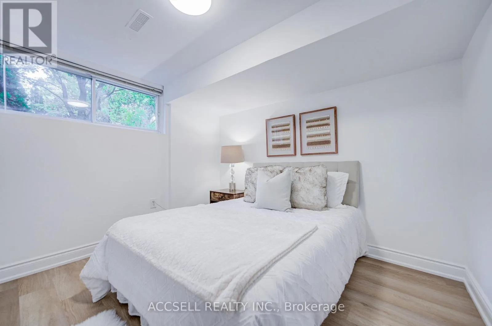 440 SUNSET DRIVE