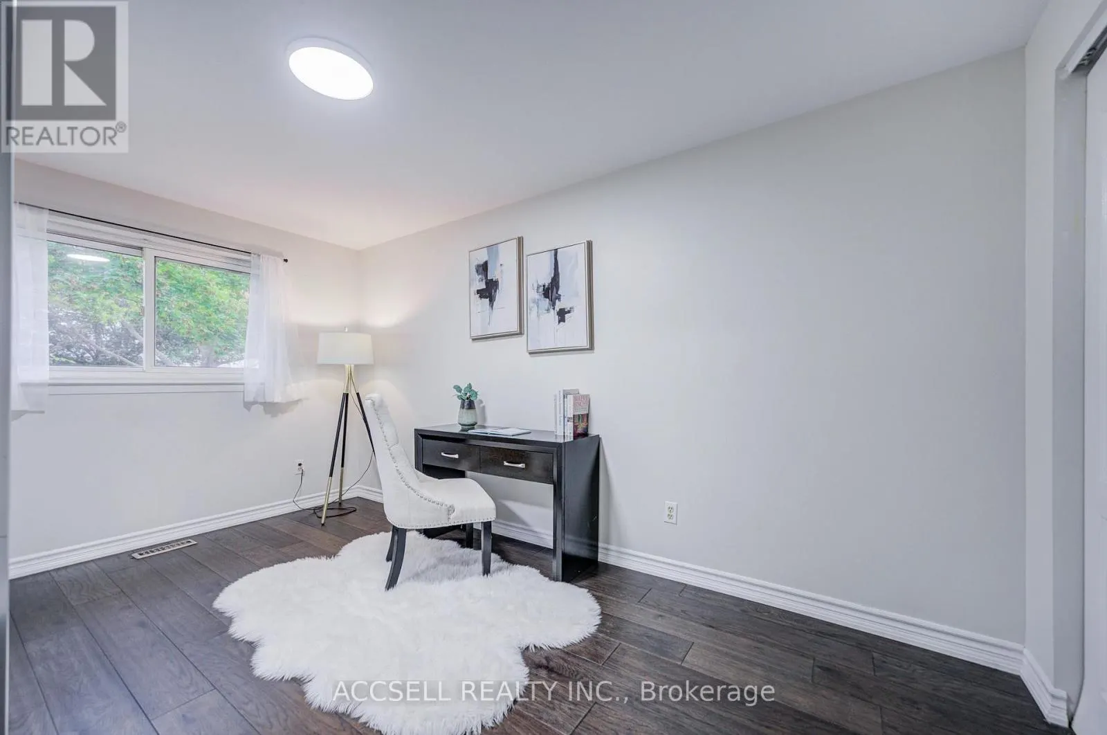 440 SUNSET DRIVE