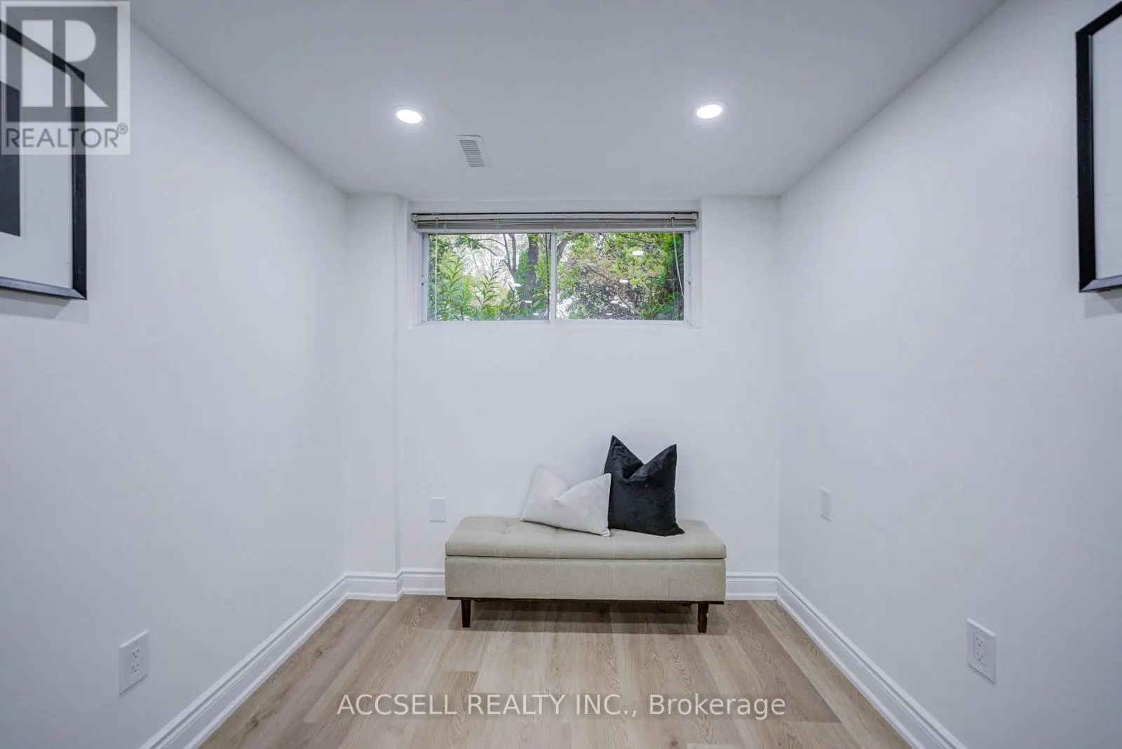 440 SUNSET DRIVE