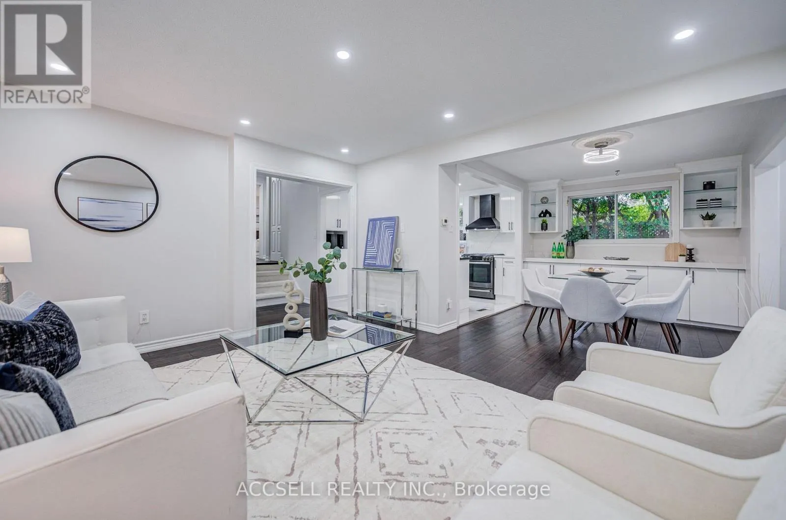 440 SUNSET DRIVE
