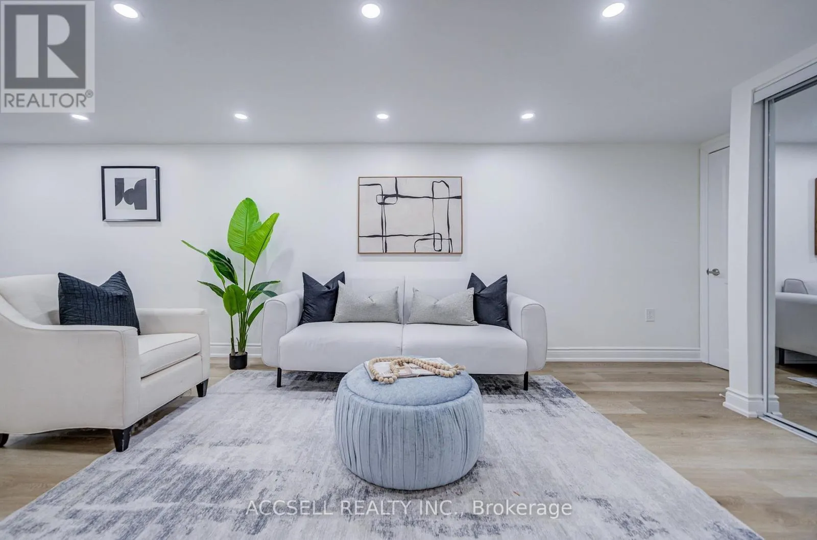 440 SUNSET DRIVE