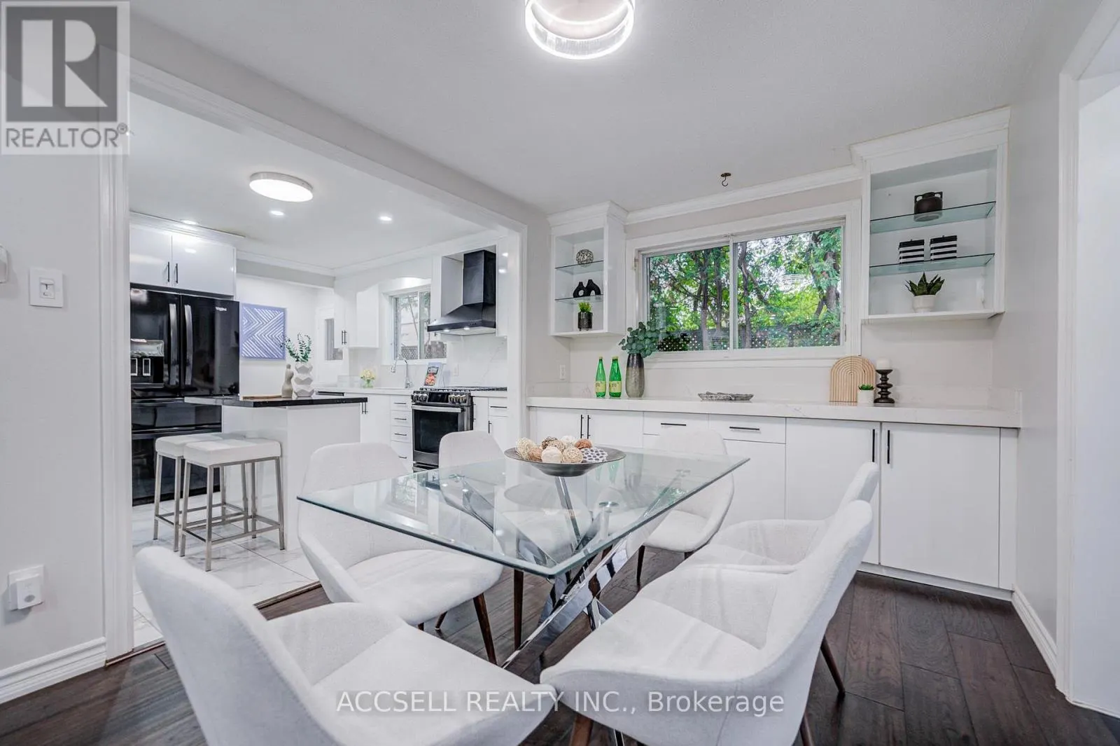 440 SUNSET DRIVE