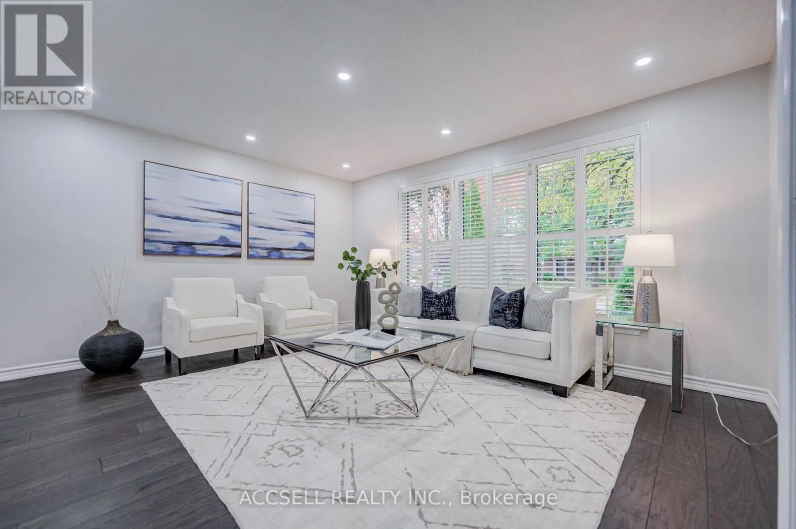 440 SUNSET DRIVE