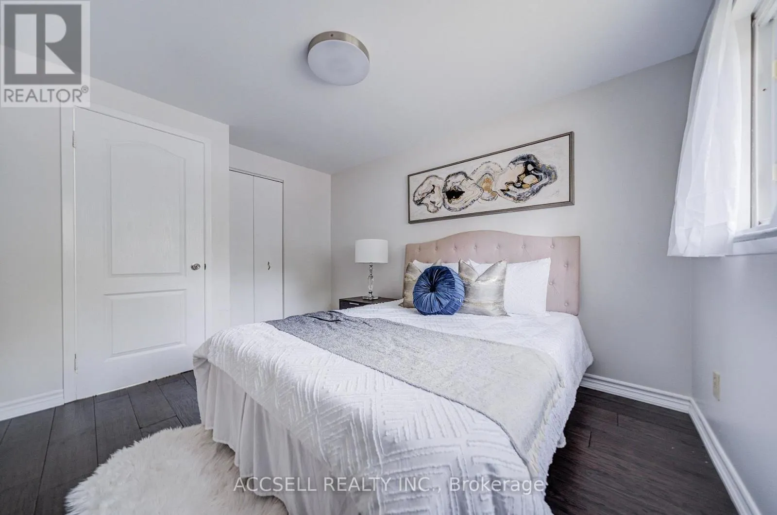 440 SUNSET DRIVE