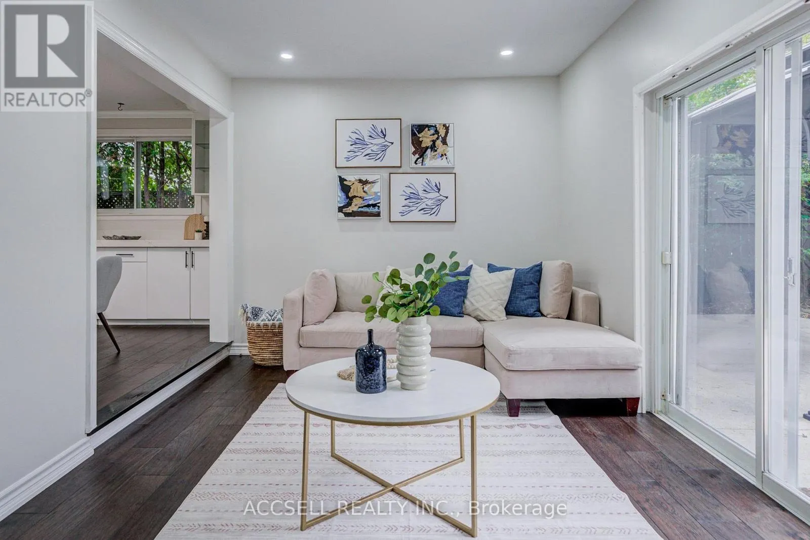 440 SUNSET DRIVE