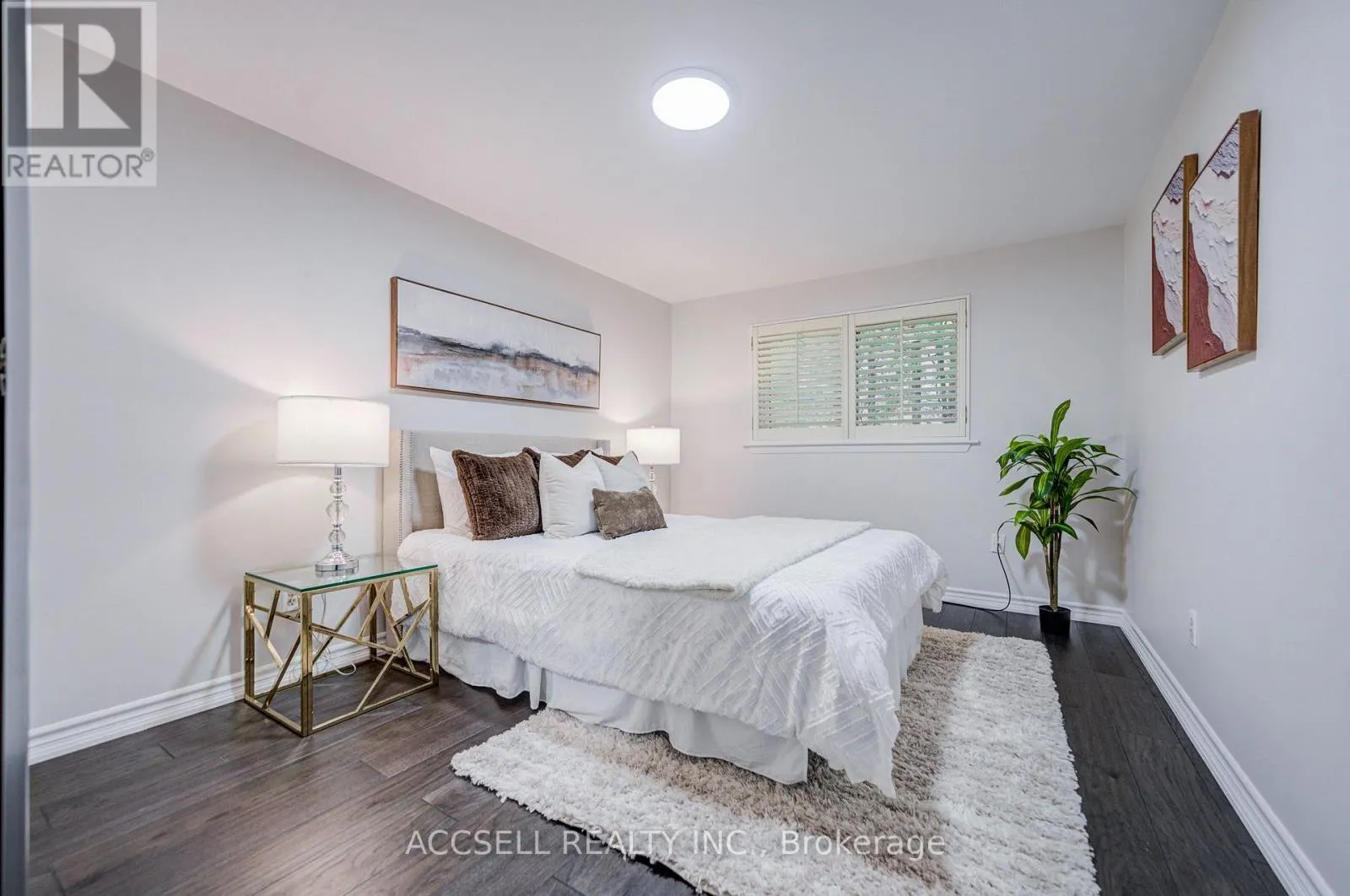 440 SUNSET DRIVE