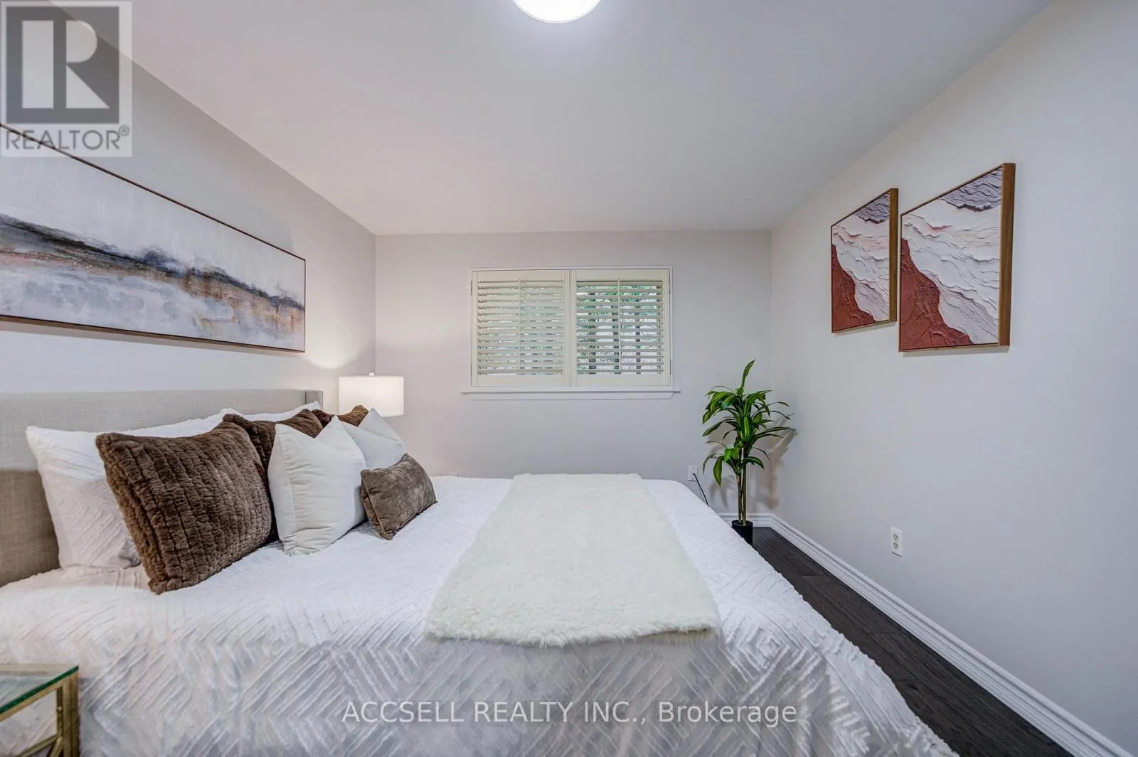 440 SUNSET DRIVE