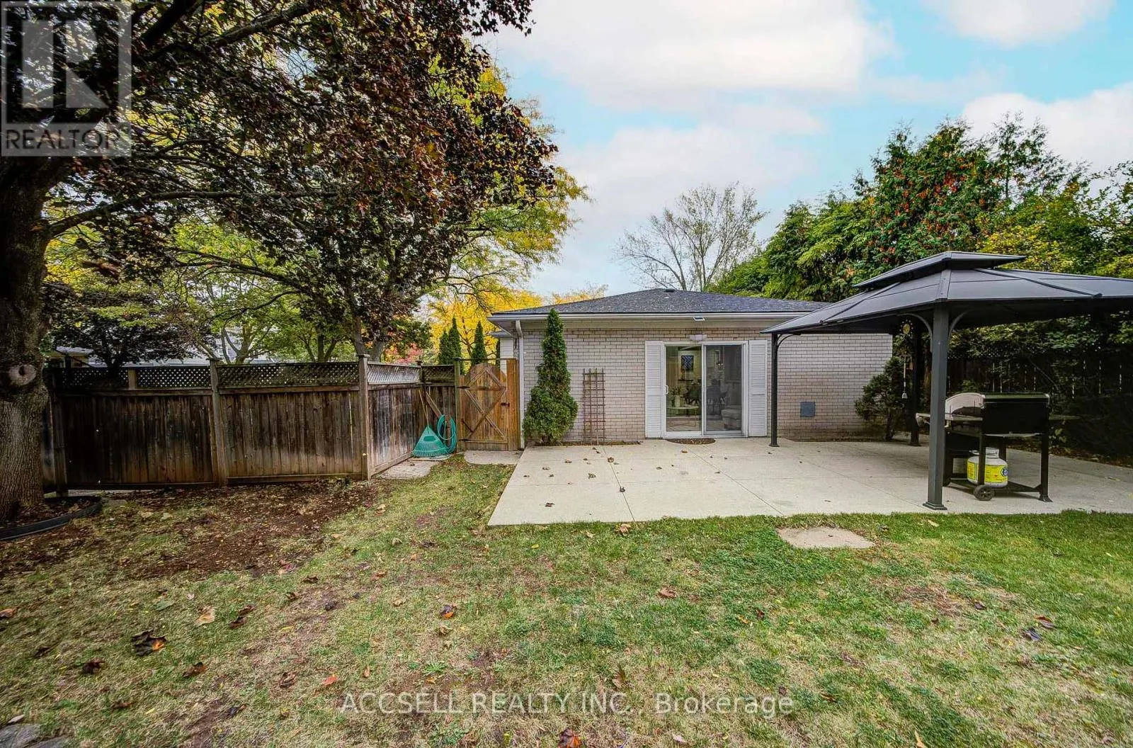 440 SUNSET DRIVE