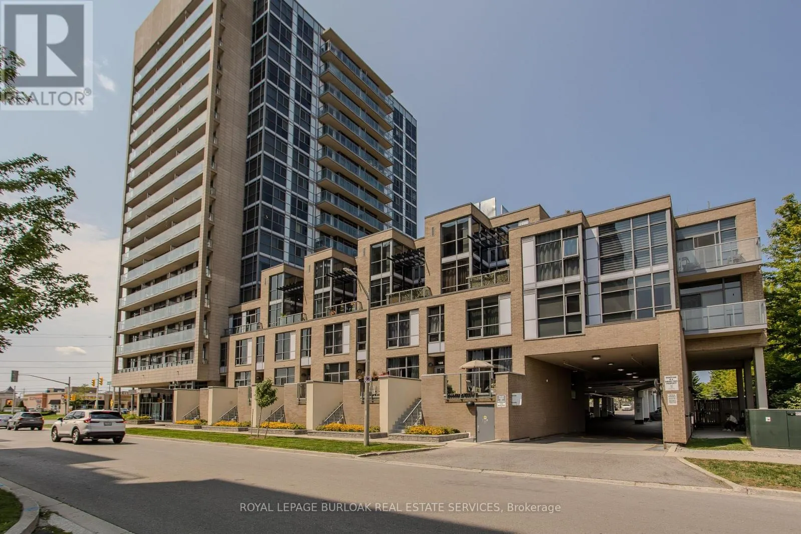 204 - 1940 IRONSTONE DRIVE