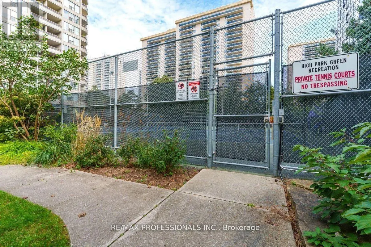 407 - 100 QUEBEC AVENUE
