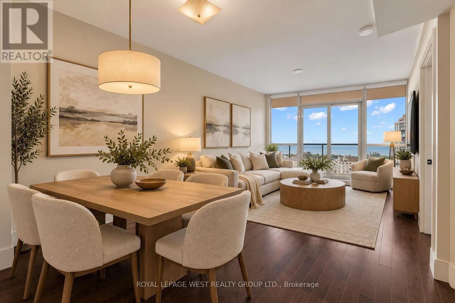2201 - 15 LEGION ROAD