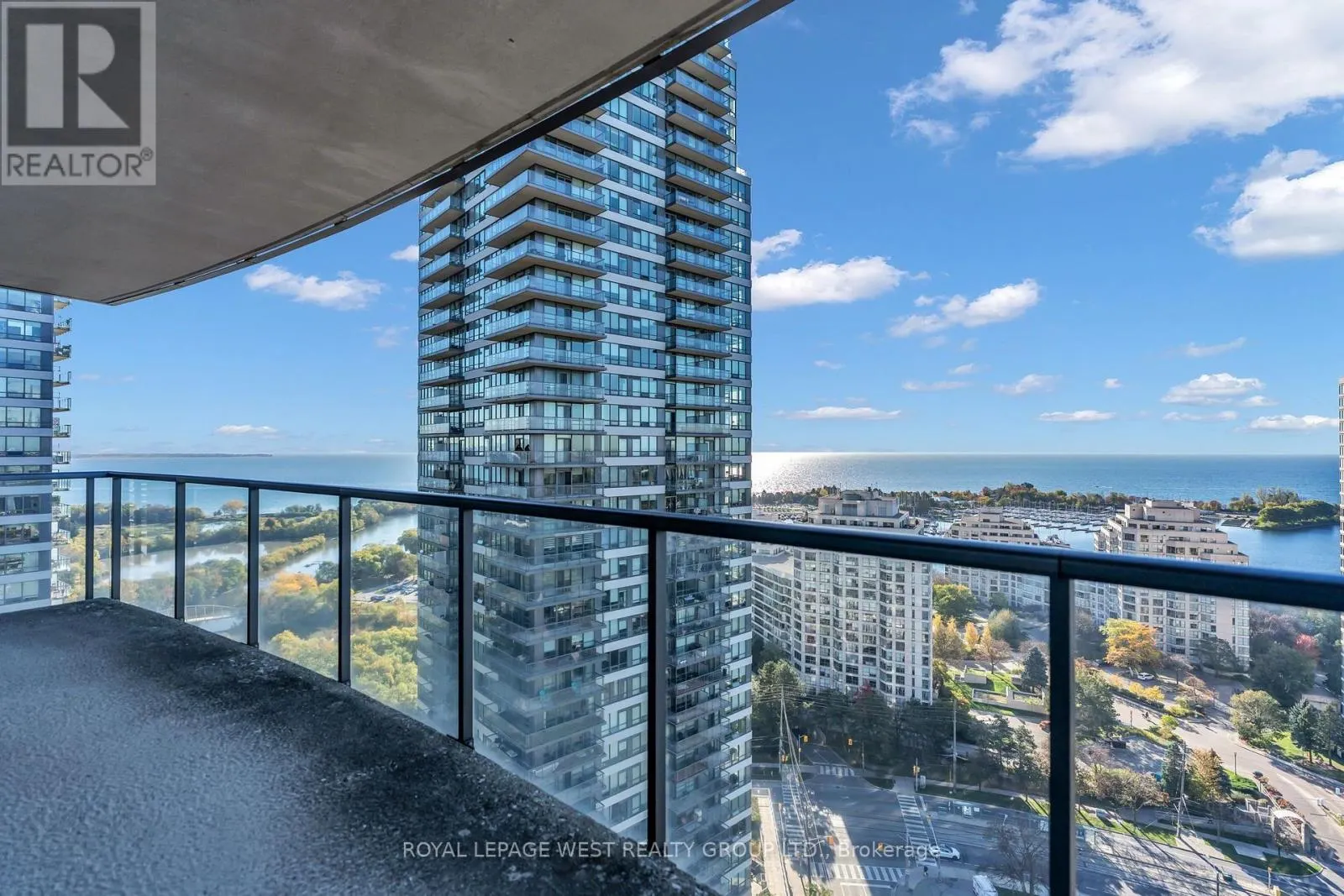 2201 - 15 LEGION ROAD