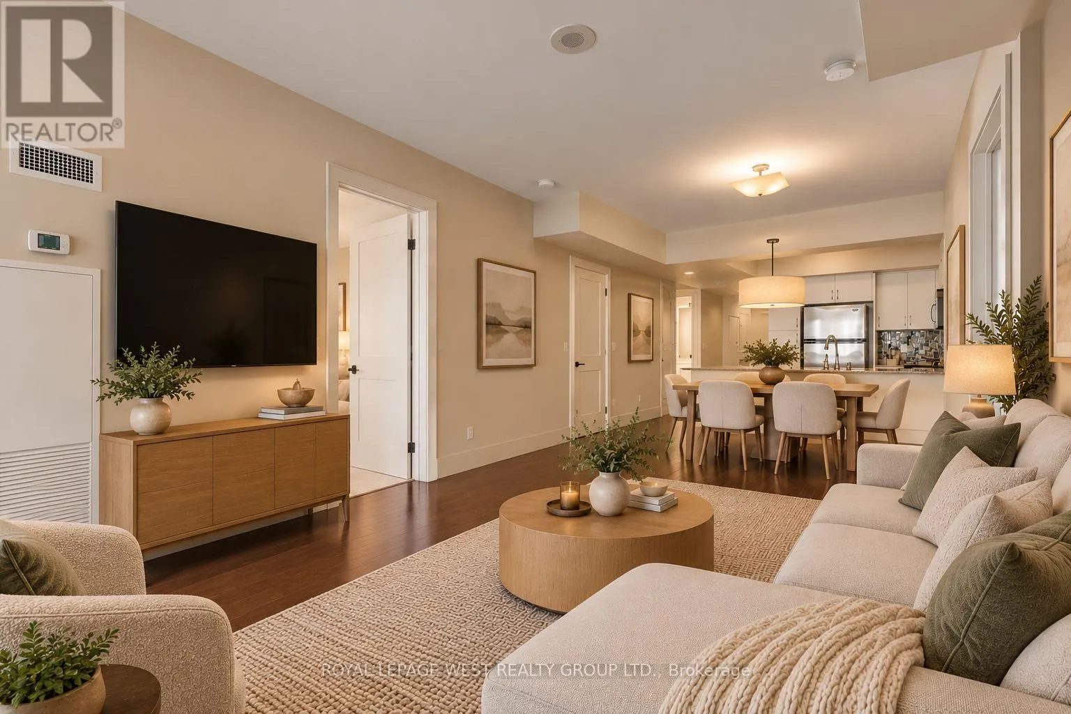 2201 - 15 LEGION ROAD