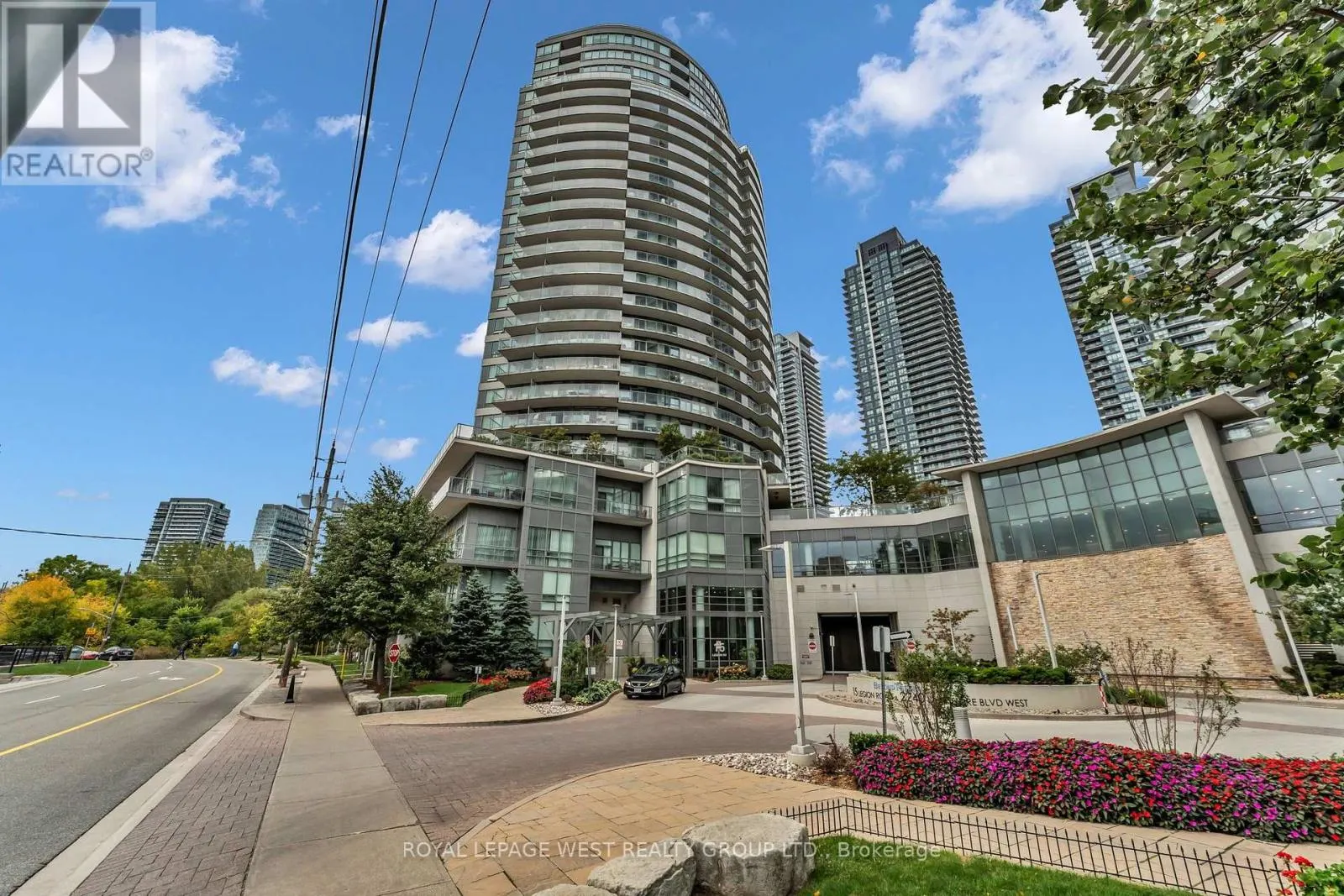 2201 - 15 LEGION ROAD